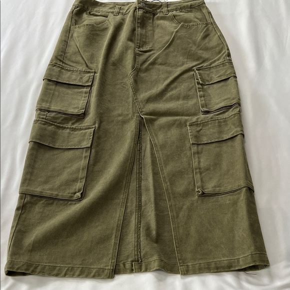 Pretty Garbage Dresses & Skirts - NWT Pretty Garbage Army Green Denim Cargo Skirt